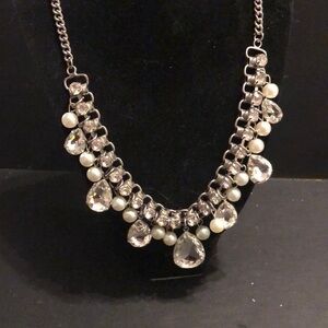 Knock out queen faux Pearl rhine stone necklace​